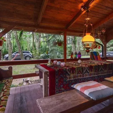 펜션 Wooden House In Near Baltic Sea 데브키